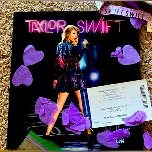 Taylor Swift 1989 World Tour Book